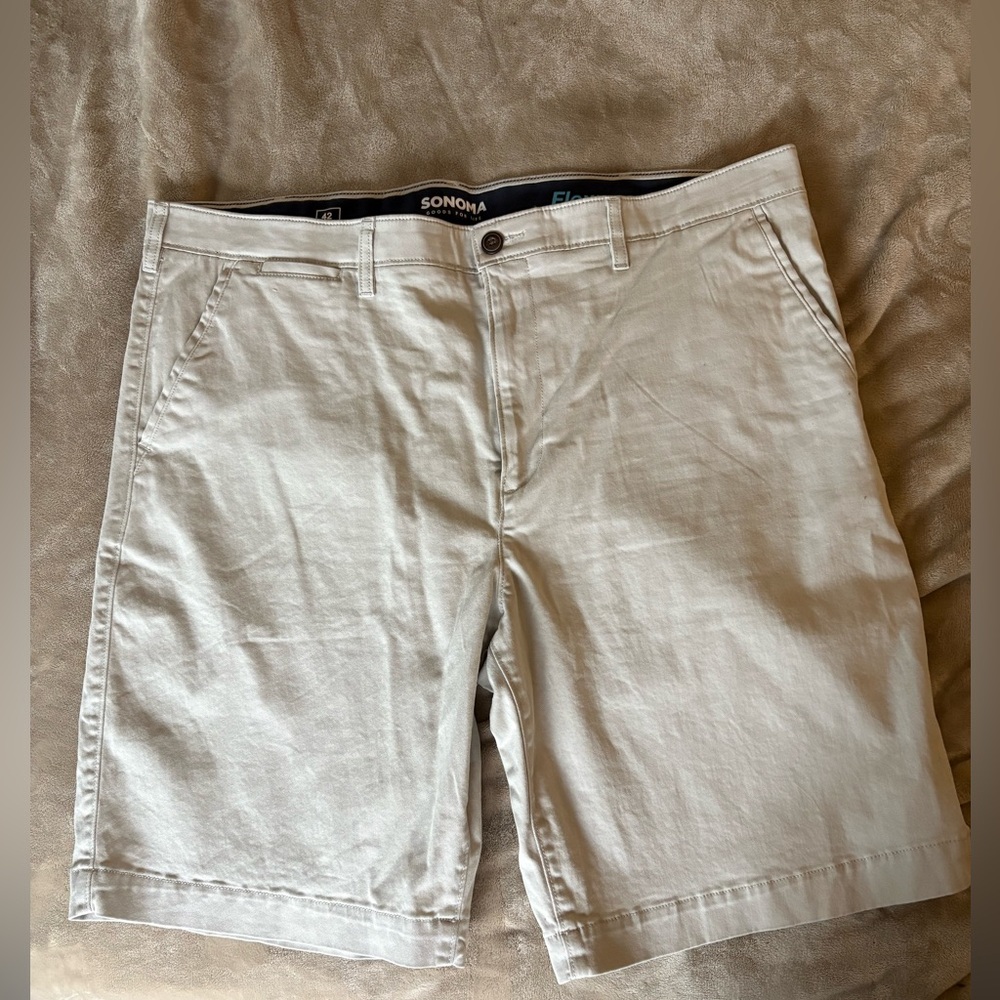 Sonoma Men's Light Beige Flat Front Shorts